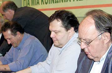 Στην περιφέρεια με στόχο τους αναποφάσιστους οι Παπανδρέου, Βενιζέλος και Σκανδαλίδης