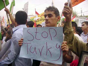 Υπερβαίνει επικίνδυνα όρια η Συρία με τη στήριξη στην Τουρκία, λέει ο Ιρακινός πρόεδρος