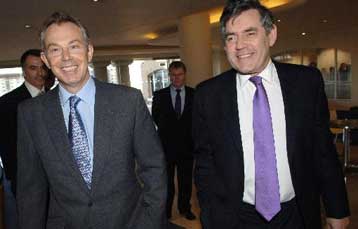 Ένα βιβλίο ανοίγει παλιές πληγές στην πολυτάραχη σχέση Μπράουν – Μπλερ