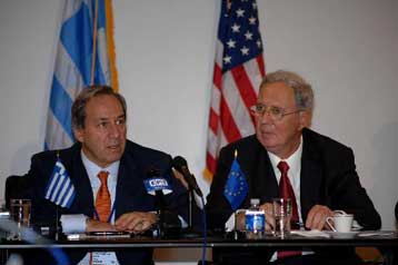 Σκέψεις στην κυβέρνηση για αναβολή της αύξησης του ΦΠΑ