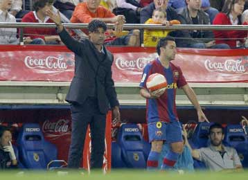 Τα βλέμματα στο Αϊμπροξ για το ντέρμπι Ρέιντζερς-Μπαρτσελόνα