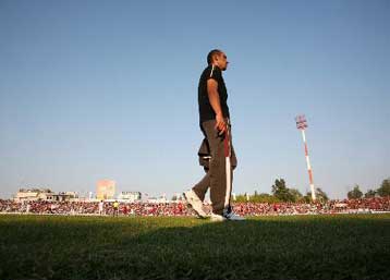 Ονειρεύεται premier league, θέλει και τρεις στόχους για τη Λάρισα ο Δώνης