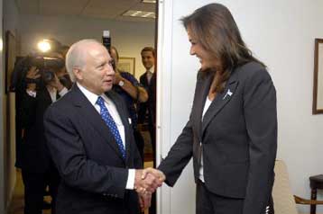 Χωρίς νέα πρόταση ο Νίμιτς προσκαλεί Αθήνα και Σκόπια σε διαπραγματεύσεις