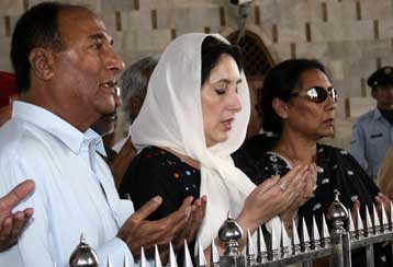 Δεν δέχεται το Πακιστάν εξωτερική βοήθεια για την έρευνα της επίθεσης κατά της Μπούτο