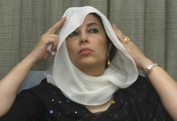 Νέες απειλές κατά της ζωής της δέχεται η Μπεναζίρ Μπούτο