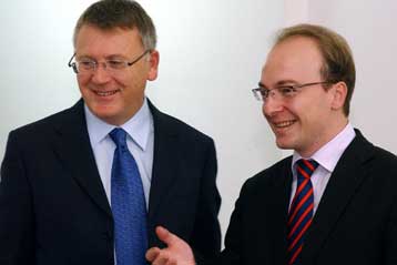 Για «λεονταρισμούς της Ελλάδας» κάνουν λόγο τα Σκόπια