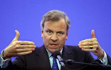 Ενίσχυση των στρατευμάτων του ΝΑΤΟ στο Αφγανιστάν αναγγέλλει ο Σέφερ