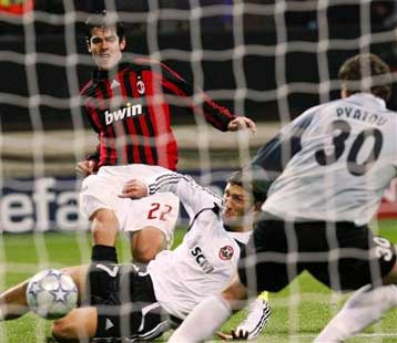 Στη Σαχτάρ ξέσπασε η Μίλαν, πρώτη νίκη της Μπενφίκα το 1-0 επί της Σέλτικ