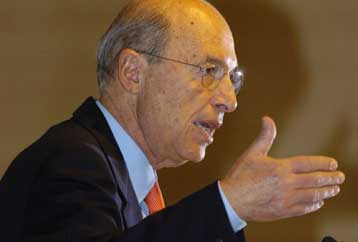 Δεν δίνει συνέχεια ο Κ.Σημίτης στις δηλώσεις του για τα εσωκομματικά του ΠΑΣΟΚ