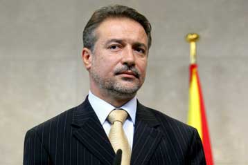 Αμετακίνητα από τις θέσεις τους δηλώνουν τα Σκόπια λίγο πριν τις διαπραγματεύσεις