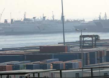 Σε ιδιώτες οδεύει η διαχείριση των λιμανιών Πειραιά και Θεσσαλονίκης
