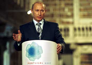 Παραγωγική η Σύνοδος Κορυφής ΕΕ – Ρωσίας, με το βλέμμα στην ένταξη στον WTO