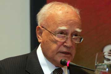 «Καμπανάκι» Παπούλια για το περιβάλλον από τη λίμνη Κορώνεια