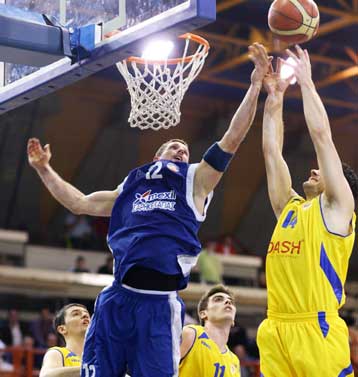 Ήττα του Ηρακλή από το Περιστέρι και συνωστισμός στην κορυφή