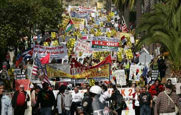 Πορείες κατά του πολέμου στο Ιράκ σε μεγάλες πόλεις των ΗΠΑ