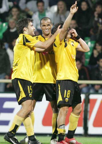 Προελαύνει η ΑΕΚ, σκόνταψε ο Ολυμπιακός, νίκες για Παναθηναϊκό και ΠΑΟΚ