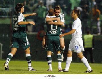 Ο Παναθηναϊκός 2-0 τους δέκα του Ατρόμητου και ανέβηκε στη δεύτερη θέση