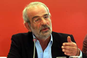 Την κατάργηση των κολεγίων ζητά ο Αλέκος Αλαβάνος