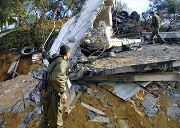 Αεροπορική επίθεση του Ισραήλ σε αστυνομικό σταθμό στη Γάζα