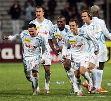 Αγωνιώδης πρόκριση στους «8» για Μαρσέιγ και Οσέρ