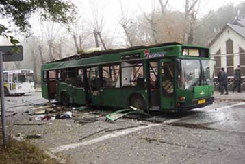 Οκτώ νεκροί και δεκάδες τραυματίες από έκρηξη βόμβας σε λεωφορείο στη νότια Ρωσία