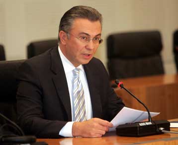 Κόντρα μεταξύ κυβέρνησης και ΛΑΟΣ για την ονομασία της ΠΓΔΜ