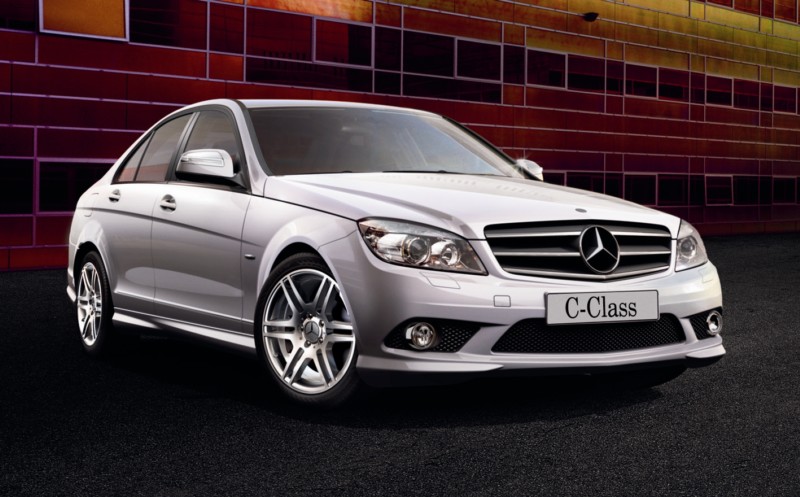 Παρούσα στις εκθέσεις της Mercedes-Benz η νέα C 180 Kompressor από 35.200 ευρώ