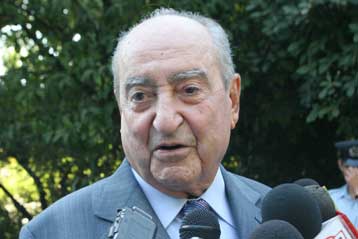 Απάντηση Μητσοτάκη στα σχόλια Καρατζαφέρη για την ΠΓΔΜ