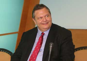 Εφ΄όλης της ύλης συνέντευξη Βενιζέλου με αιχμές για το περιβάλλον Γ.Παπανδρέου