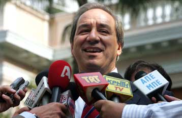 Ικανοποίηση για την πορεία της οικονομίας στη συνάντηση Καραμανλή – Αλογοσκούφη