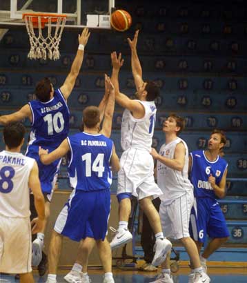 Τα Τρίκαλα και το Πανόραμα «ξεφορτώθηκαν» την παρέα του Ηρακλή, παρελθόν ο Βουρνάς