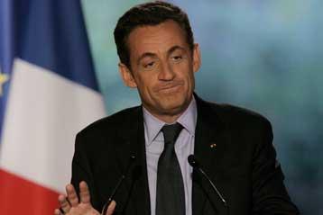 Ο Ν.Σαρκοζί στο Τσαντ για τους Ευρωπαίους που κρατούνται για αρπαγή παιδιών