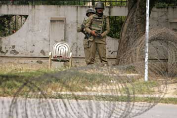 Συλλήψεις στελεχών της αντιπολίτευσης στο Πακιστάν υπό καθεστώς εκτάκτου ανάγκης