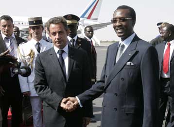 Με τον Σαρκοζί αναχώρησαν από το Τσαντ οι επτά Ευρωπαίοι που αφέθηκαν ελεύθεροι