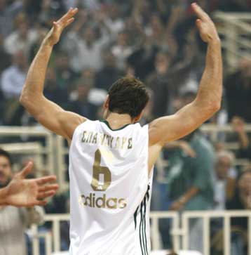 Και στην… ούγια του ντέρμπι έγραφε Σπανούλης, ο Αρης επικράτησε της ΑΕΚ