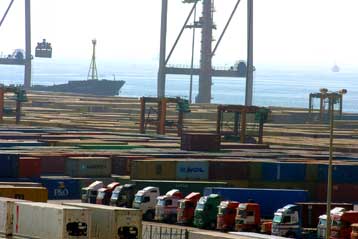 Προς παραχώρηση οδεύουν τα εμπορευματικά κέντρα σε ΟΛΠ και ΟΛΘ