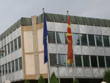 «Όχι» εισπράττει η ΠΓΔΜ από την Κομισιόν για την έναρξη ενταξιακών διπαραγματεύσεων