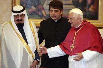 Ιστορική επίσκεψη του Σαουδάραβα μονάρχη Αμπντάλα στο Βατικανό