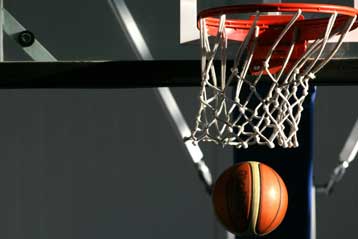 Στο Βελιγράδι ο Παναθηναϊκός, την Tσιμπόνα υποδέχεται ο Αρης