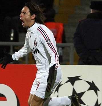 «Τριάρα» πρόκρισης της Μίλαν στο Ντόνετσκ, η Μπενφίκα υπέκυψε στη Γλασκώβη