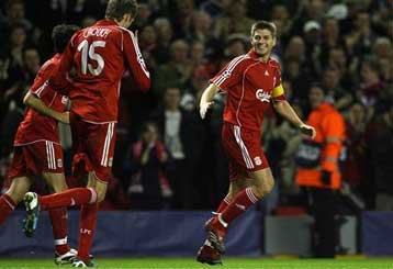 Η Λίβερπουλ συνέθλιψε την Μπεσίκτας, έκανε το ρεκόρ και κυνηγά τη Μαρσέιγ