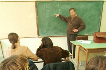 Καταγγελίες για 1.740 κενά στα σχολεία δύο μήνες μετά την έναρξη της χρονιάς