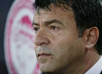 Εκτός μάχης έως και τρεις εβδομάδες ο Σέζαρ, αμφίβολος ο Μπράβο για Τρίπολη