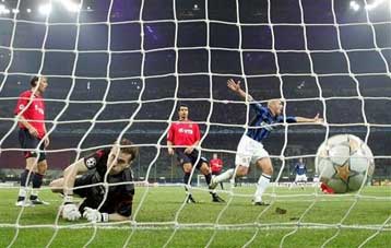 Προς τους «16» βάδισαν Ίντερ και Φενέρμπαχτσε, νικώντας ΤΣΣΚΑ και Αϊντχόφεν