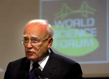 Ο Κάρολος Παπούλιας στην ομάδα των «Πράσινων Προέδρων»