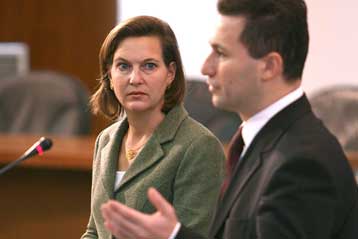 Η ΠΓΔΜ «έχει μείνει πίσω» στο δρόμο ένταξης στο ΝΑΤΟ, λέει εκπρόσωπος της Συμμαχίας