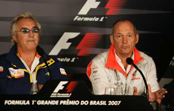 Η Renault καλείται να απολογηθεί για κατοχή απορρήτων εγγράφων της McLaren