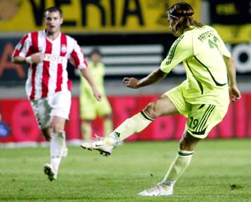 Δακρυσμένοι οι οπαδοί του Αρη από την «τριάρα» επί του Ερ. Αστέρα και τα… δακρυγόνα