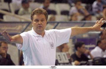 Ο ΠΑΟΚ απομάκρυνε τον Πάτρα και συζητά με Λυκούδη