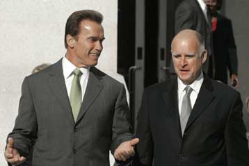 Η Καλιφόρνια μηνύει την ομοσπονδιακή κυβέρνηση για τα καυσαέρια των αυτοκινήτων